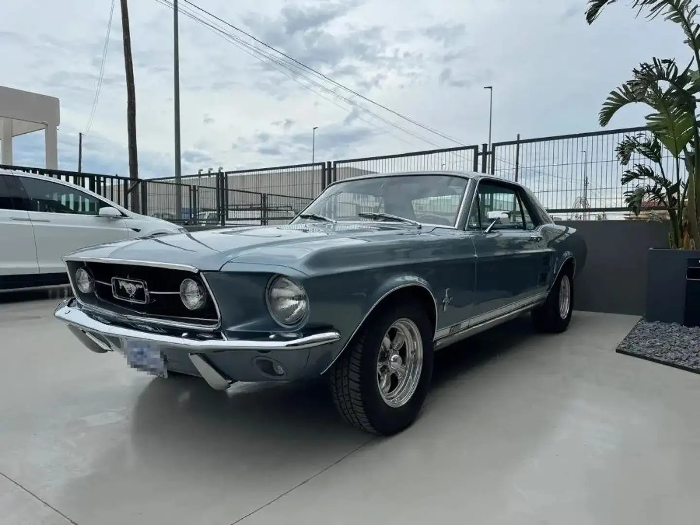 Ford Mustang V8 211hp automatic Argent - 1