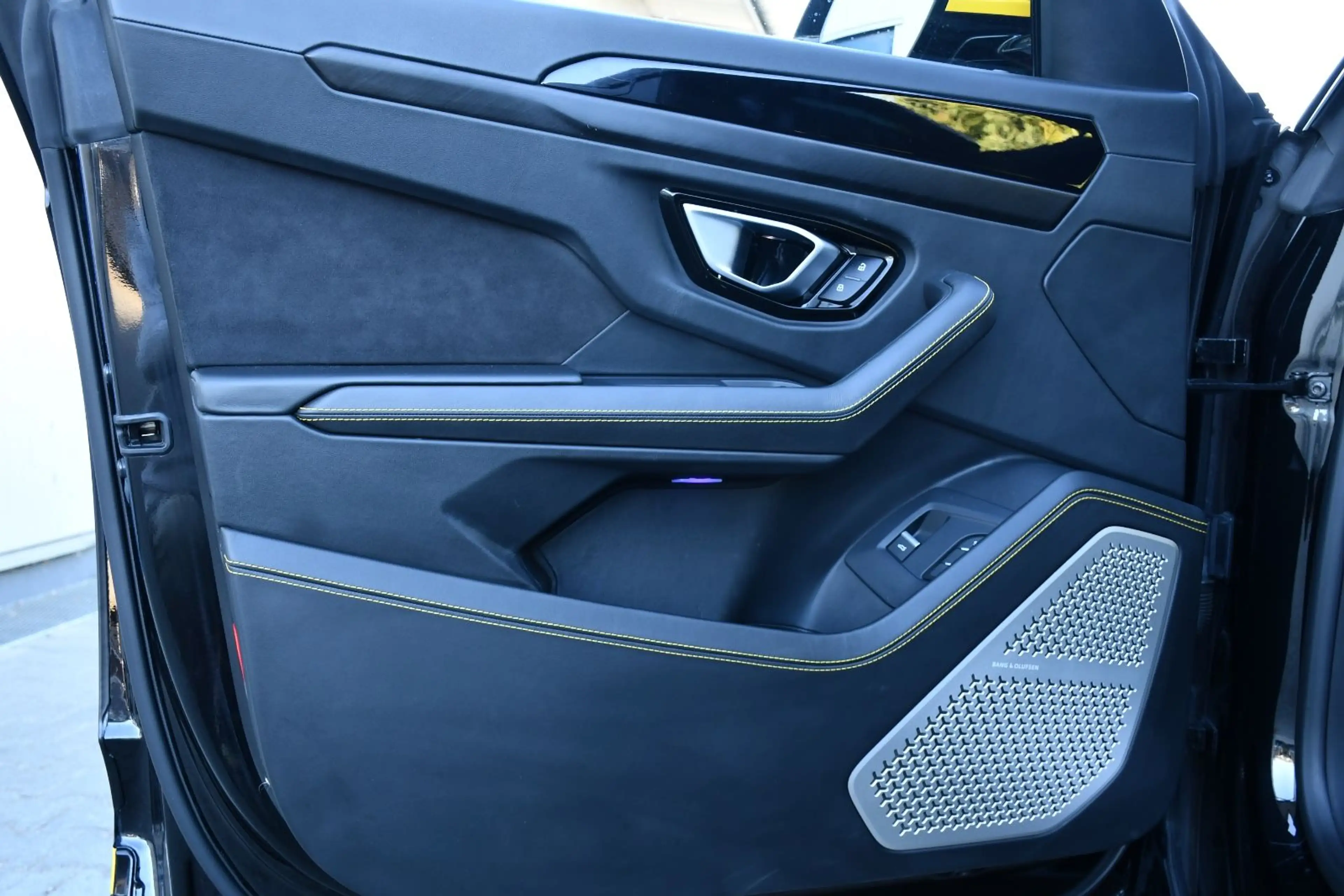 Lamborghini Urus 4.0 V8 Automat. — photo 14