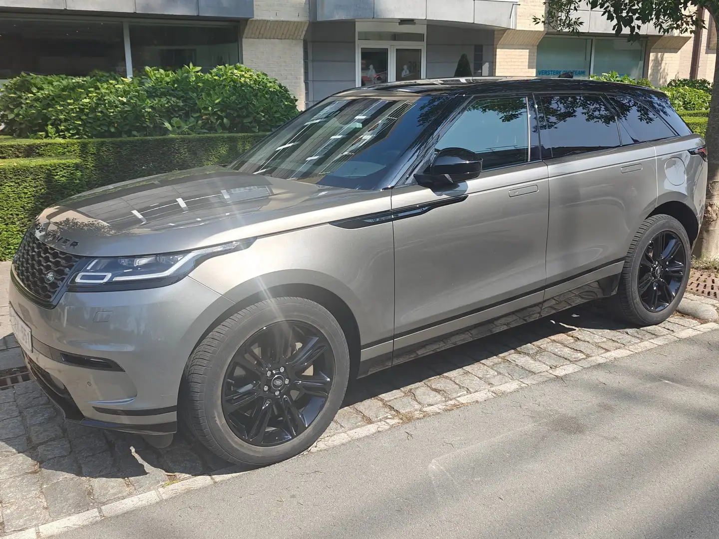 Land Rover Range Rover Velar Range Rover Velar P400e Grijs - 1