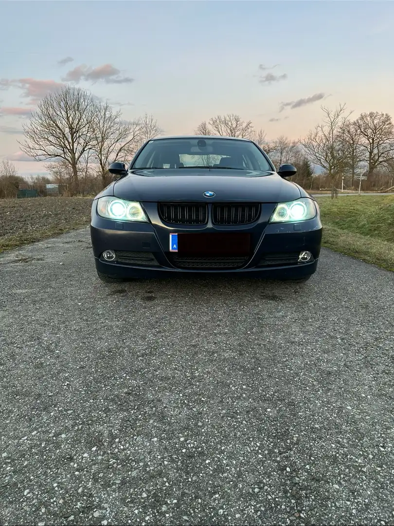 BMW 320 320d Blau - 1