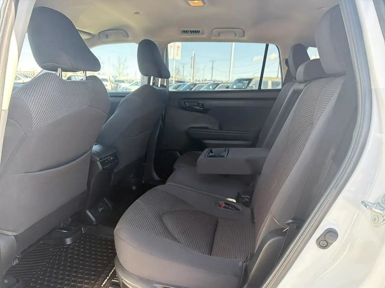 Toyota Highlander снимка Toyota Highlander