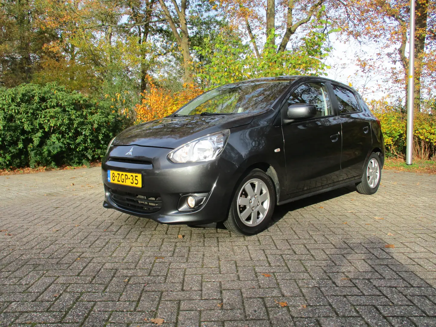 Mitsubishi Space Star 1.0 Bright Gris - 2