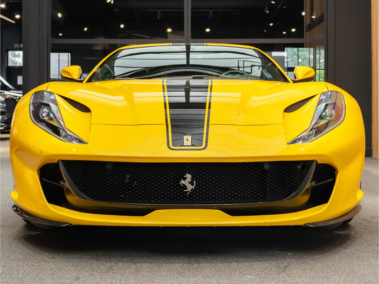 Ferrari 812 V12 Superfast HELE Atelier Full Carbon 6.5 V12 Sup Jaune - 2