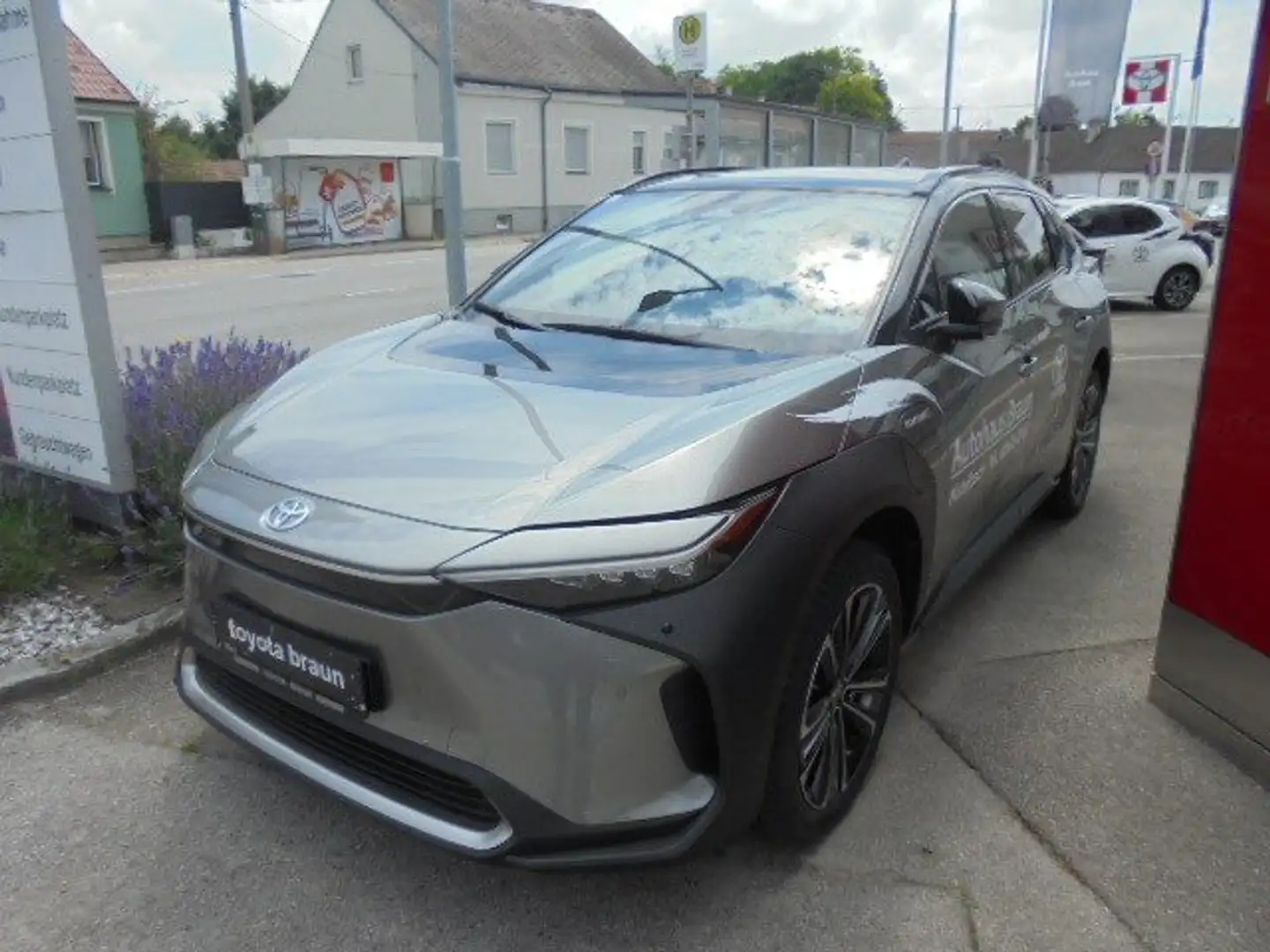 Toyota bZ4X AWD - 1