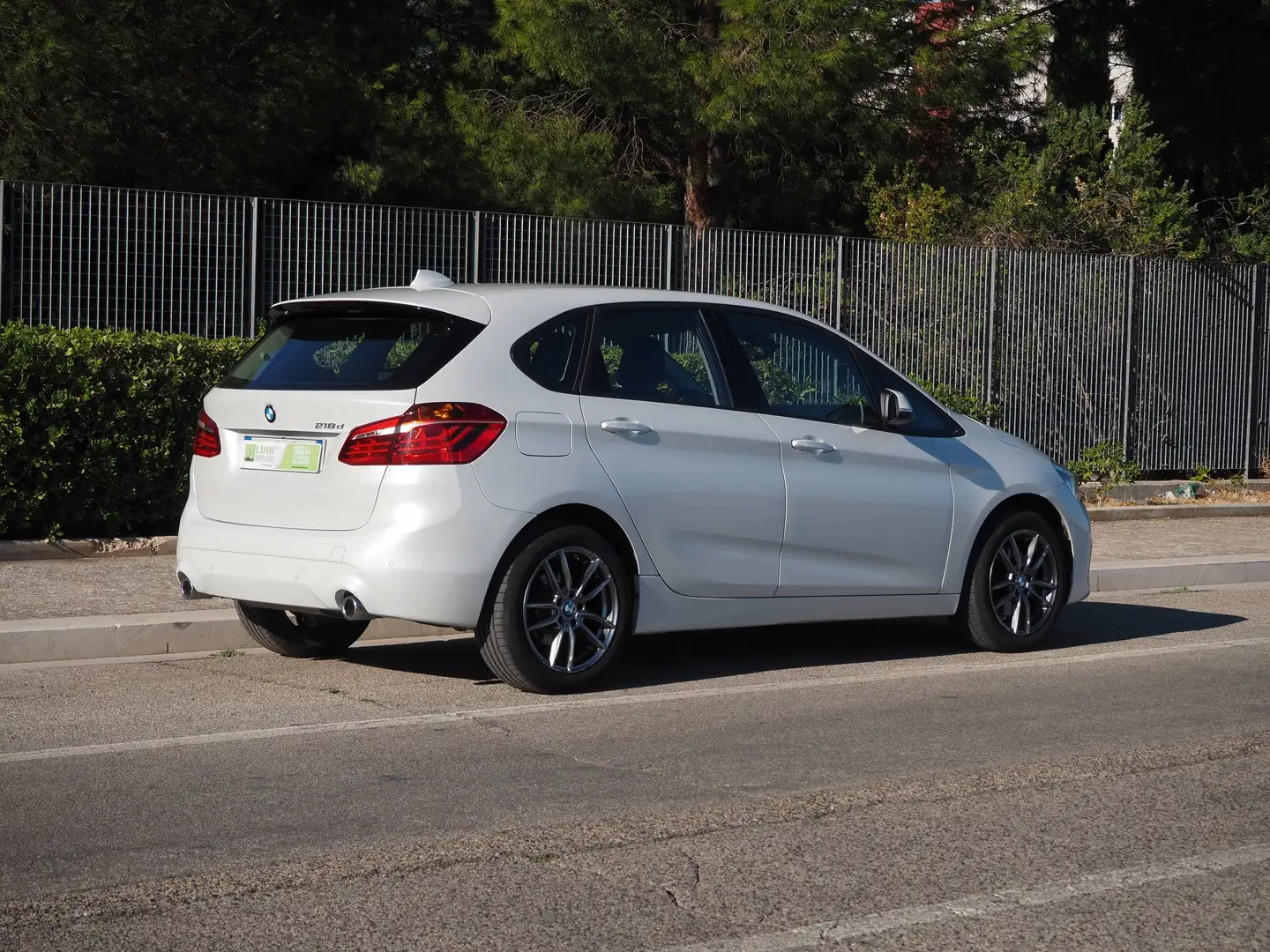 BMW 218 d Active Tourer Advantage auto Bianco - 2