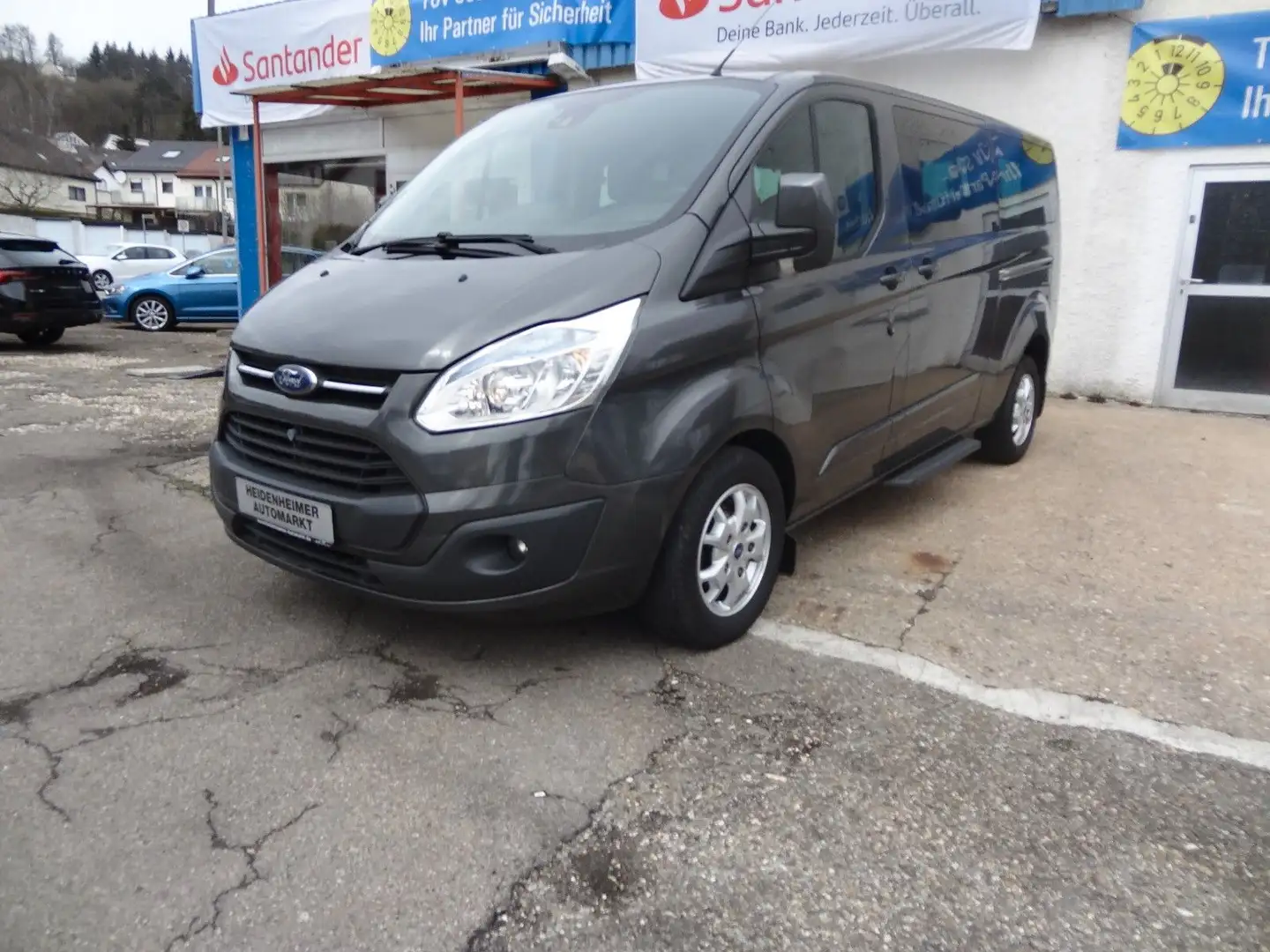 Ford Tourneo Custom 300 L2/Titanium/9-Sitzer/AHK/Kam/ Grau - 1