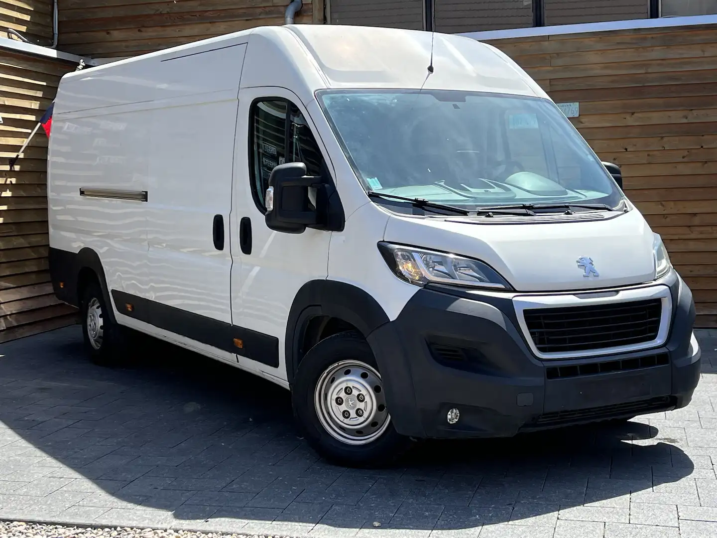 Peugeot Boxer 333 L1H1 Active Blue-HDi Blanco - 2