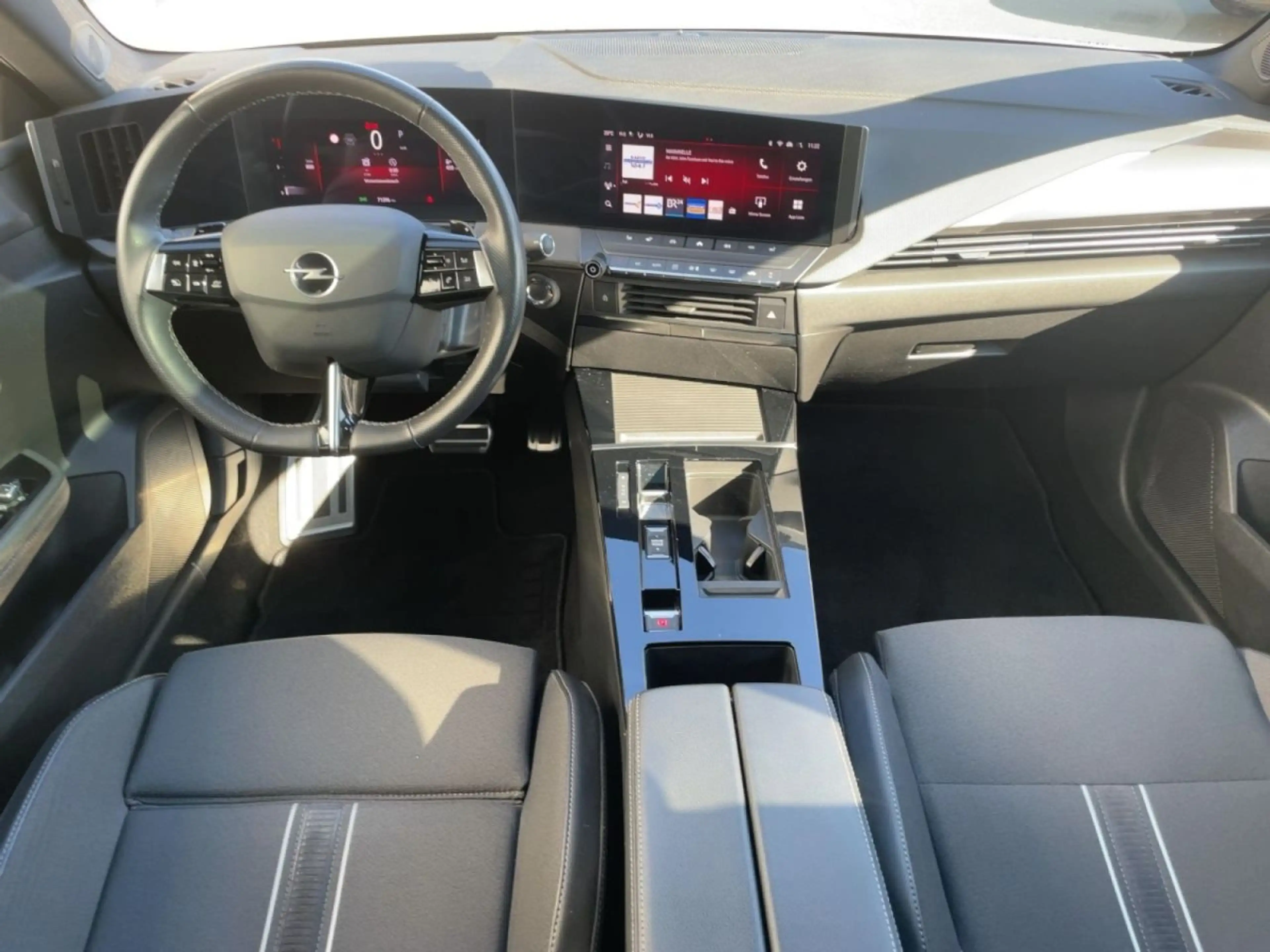 Opel Astra ST GS 1.5 — photo 11
