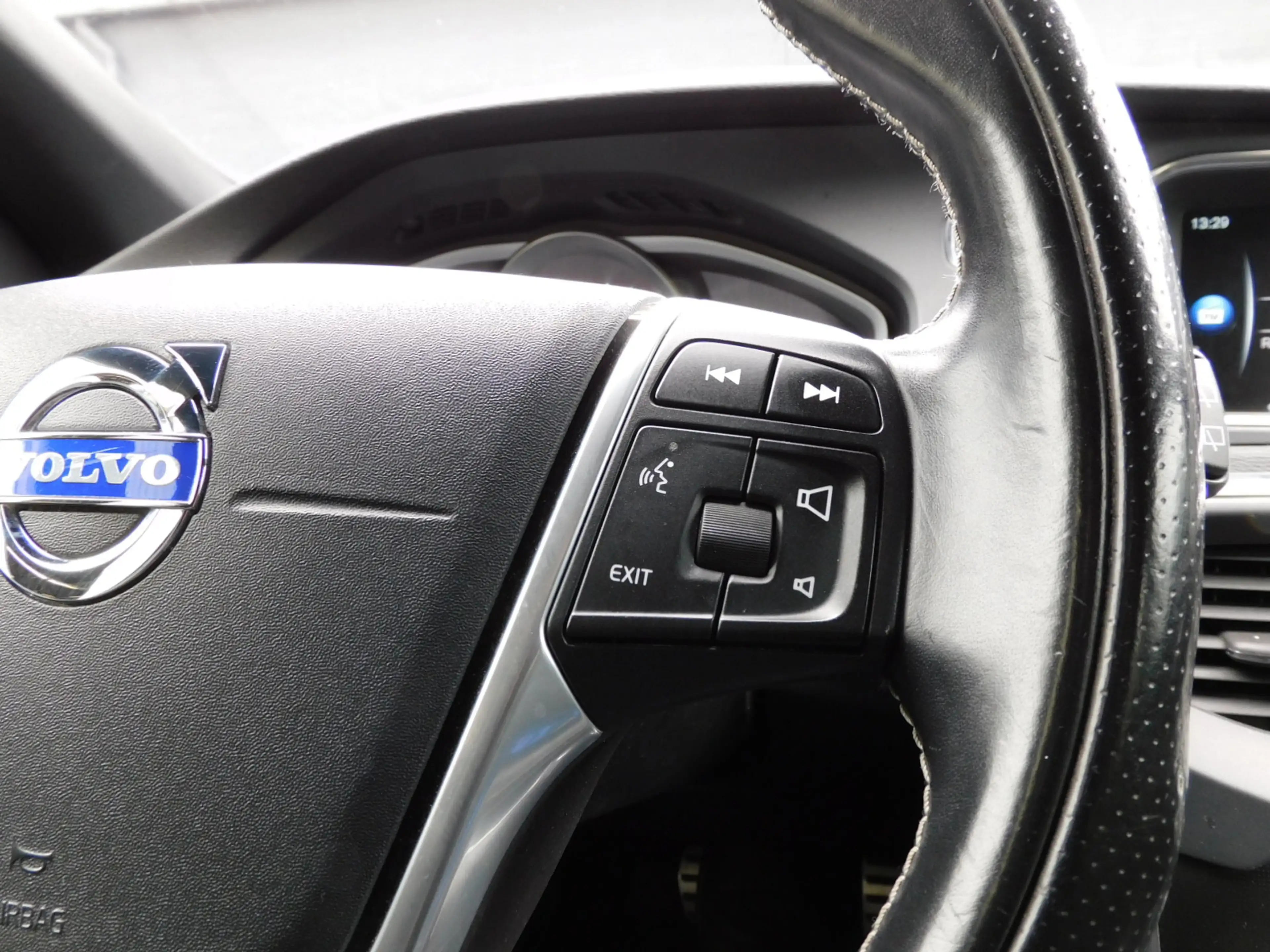 Volvo V40 1.6 T4 R-Design TOPSTAAT! PERFECT ONDERHOUDEN! NAV — photo 14