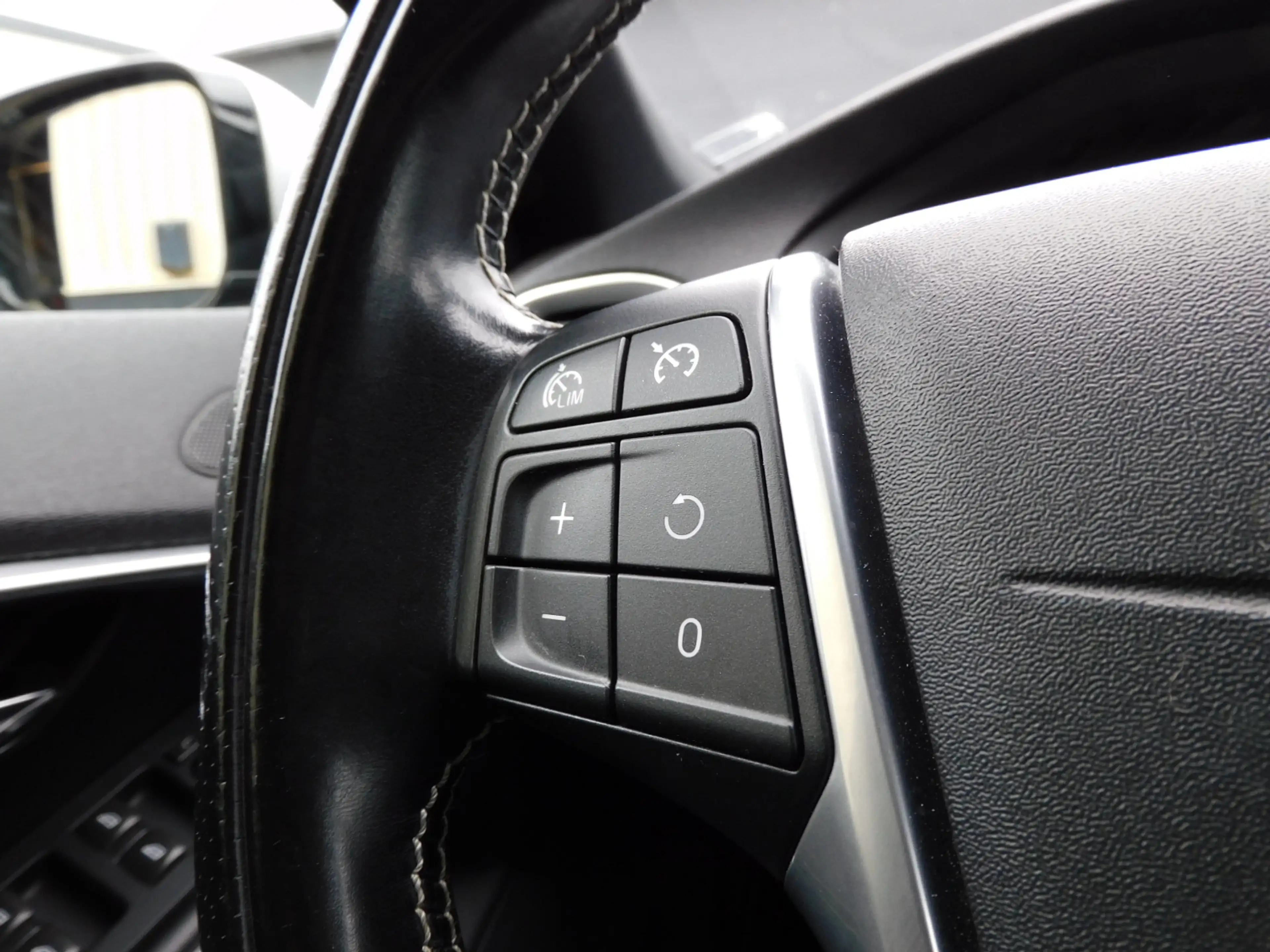 Volvo V40 1.6 T4 R-Design TOPSTAAT! PERFECT ONDERHOUDEN! NAV — photo 13