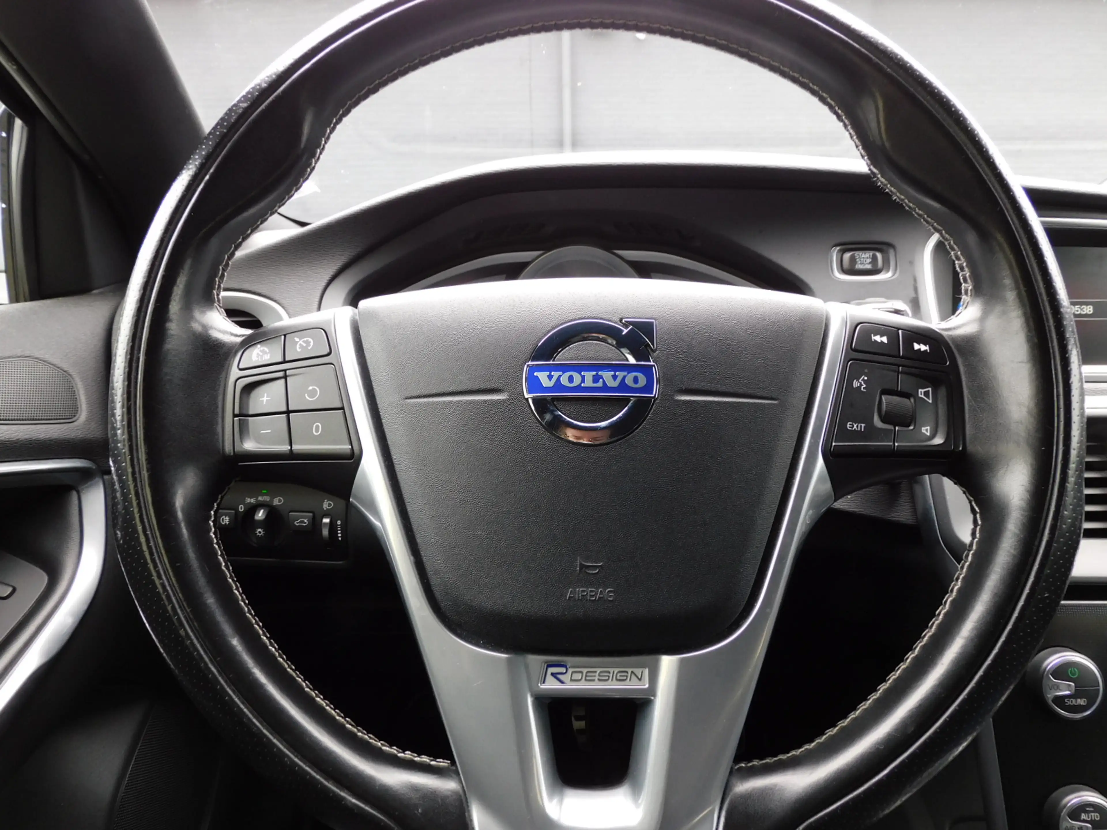 Volvo V40 1.6 T4 R-Design TOPSTAAT! PERFECT ONDERHOUDEN! NAV — photo 12