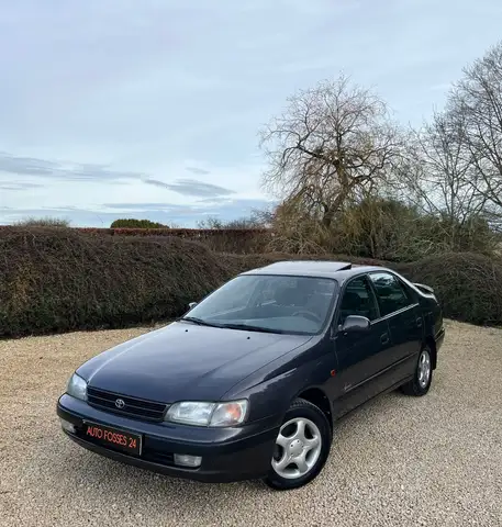 Toyota Carina E 1.6i PREMIER PROPRIETAIRE 96.000 KM !!! GARANTIE