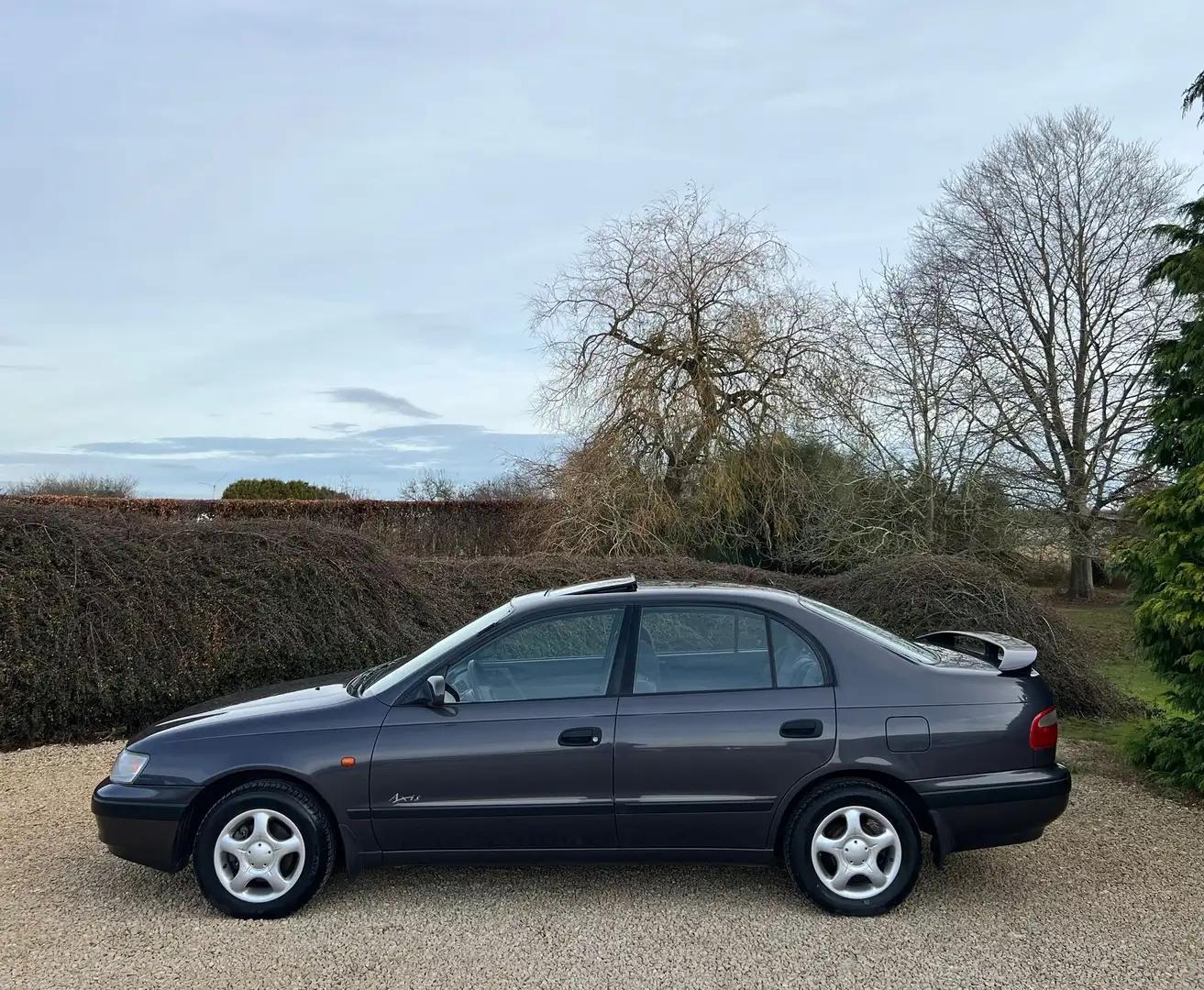 Toyota Carina E 1.6i PREMIER PROPRIETAIRE 96.000 KM !!! GARANTIE Grau - 2