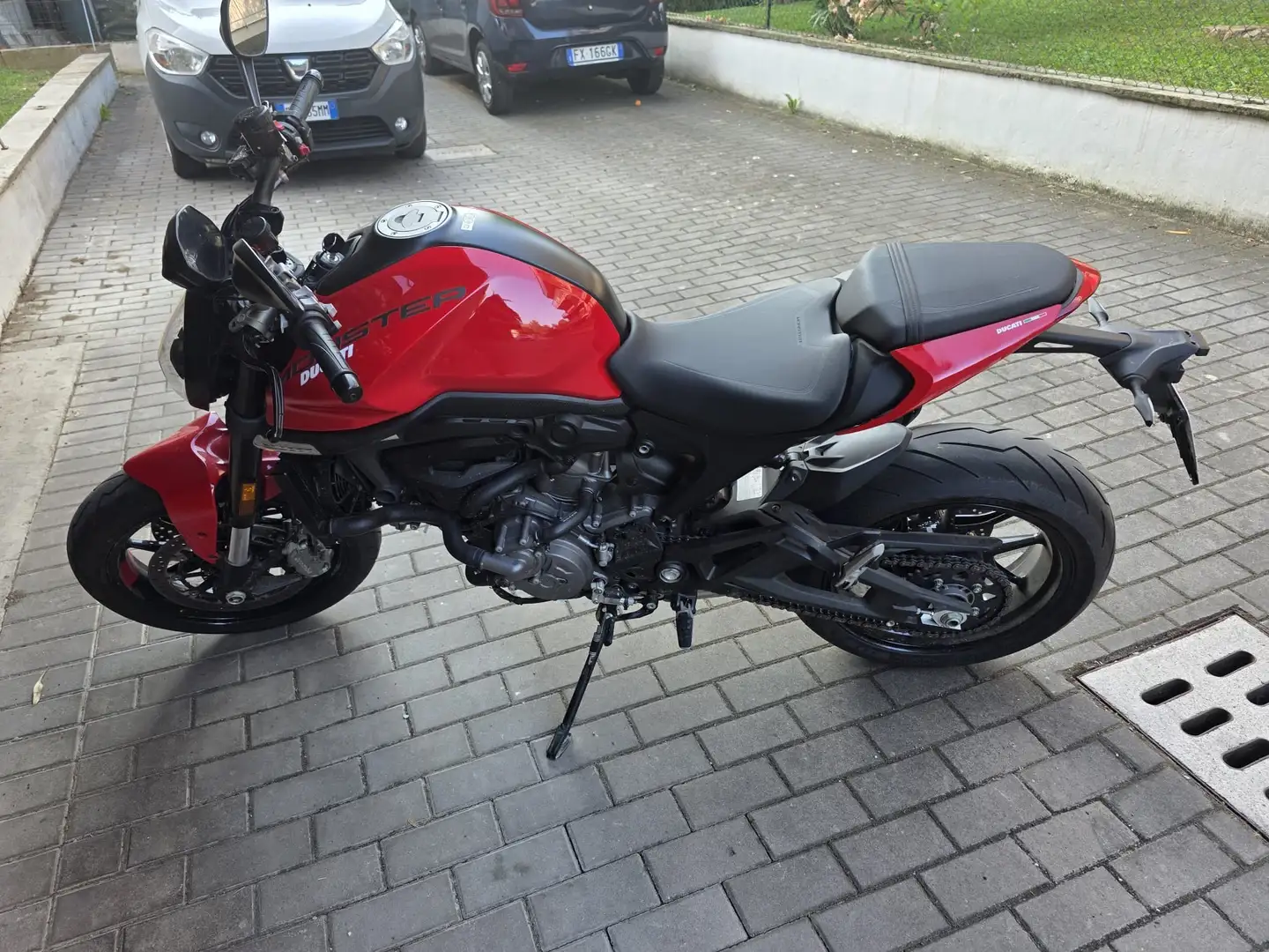 Ducati Monster 937 Monster + Monster SP - 1
