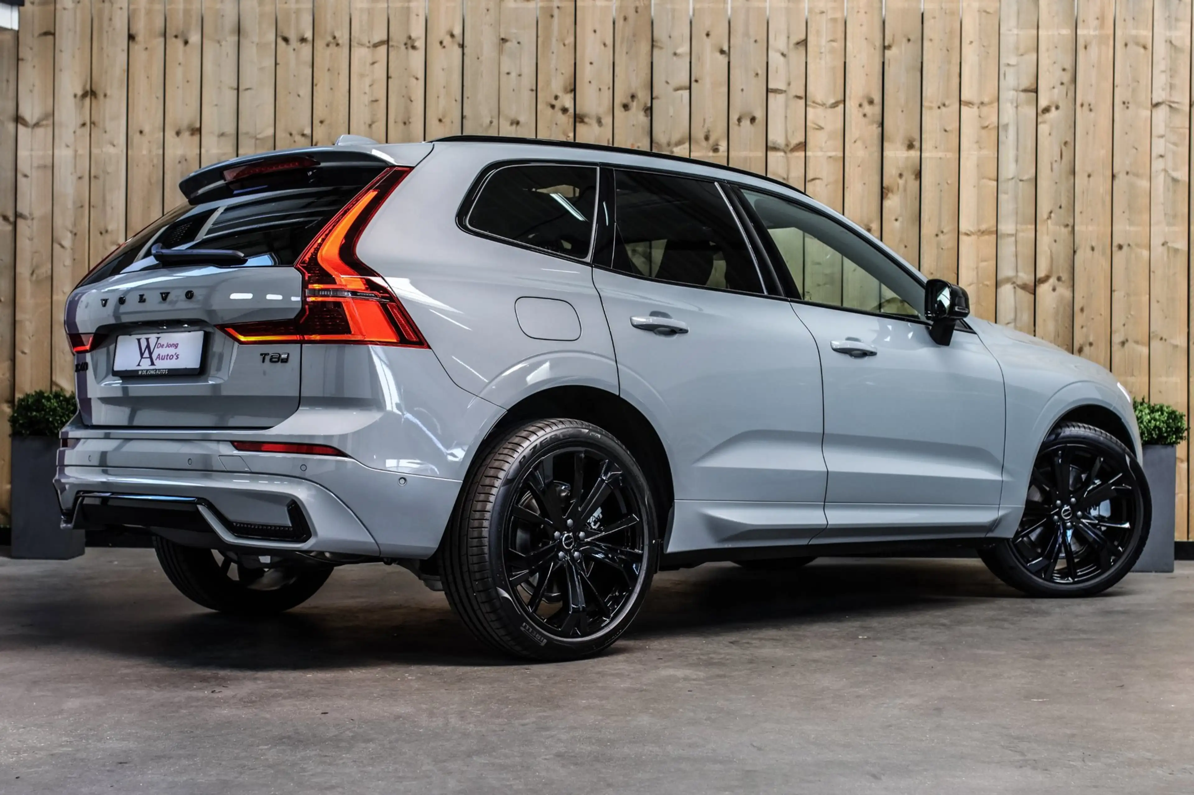 Volvo XC60 2.0 T8 Plug-in hybrid AWD Ultra Black Edition *B&W — photo 2