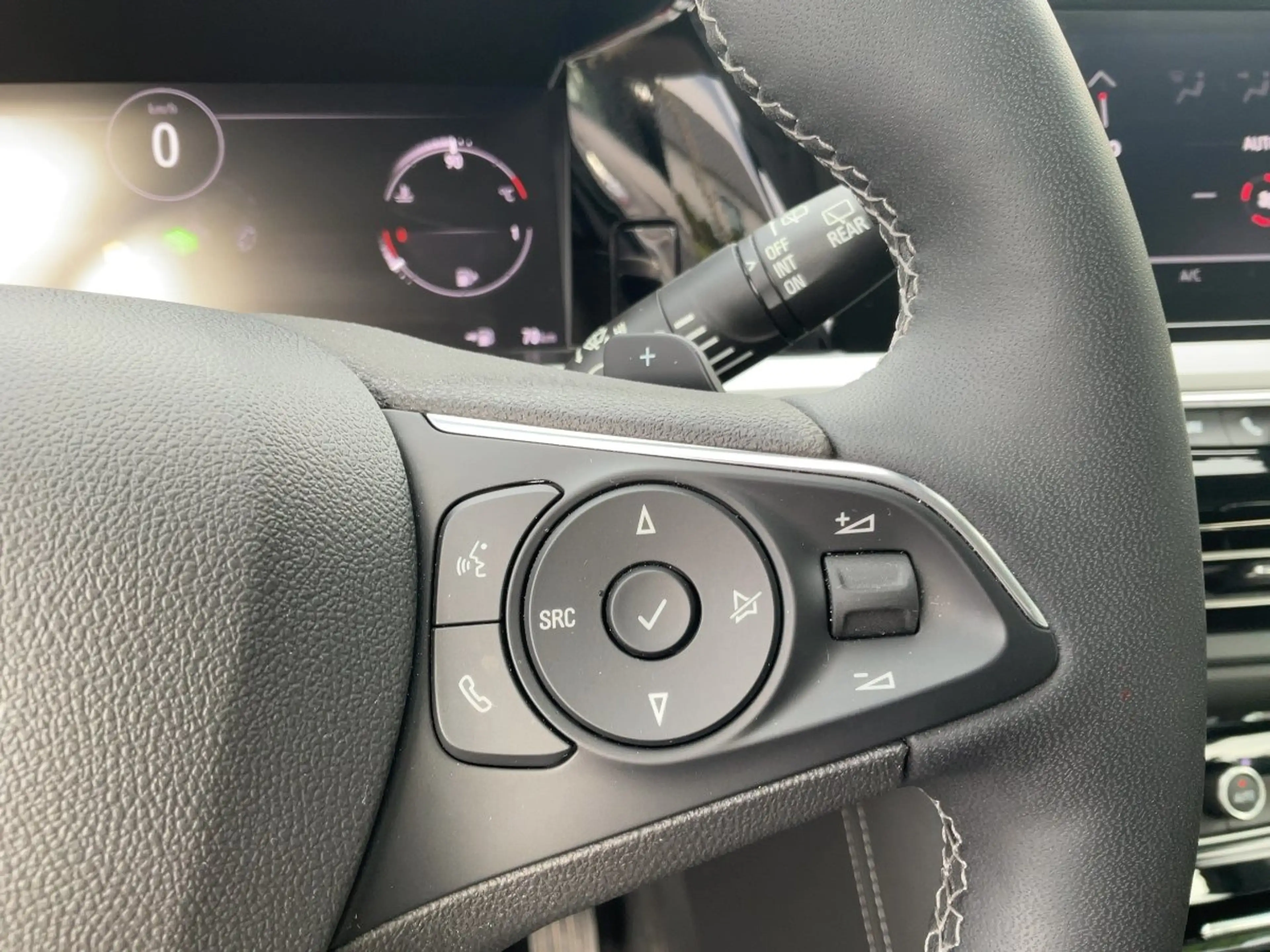 Opel Grandland 1.2 GS Line Alcantara+LED+Navi+SHZ+LM — photo 15