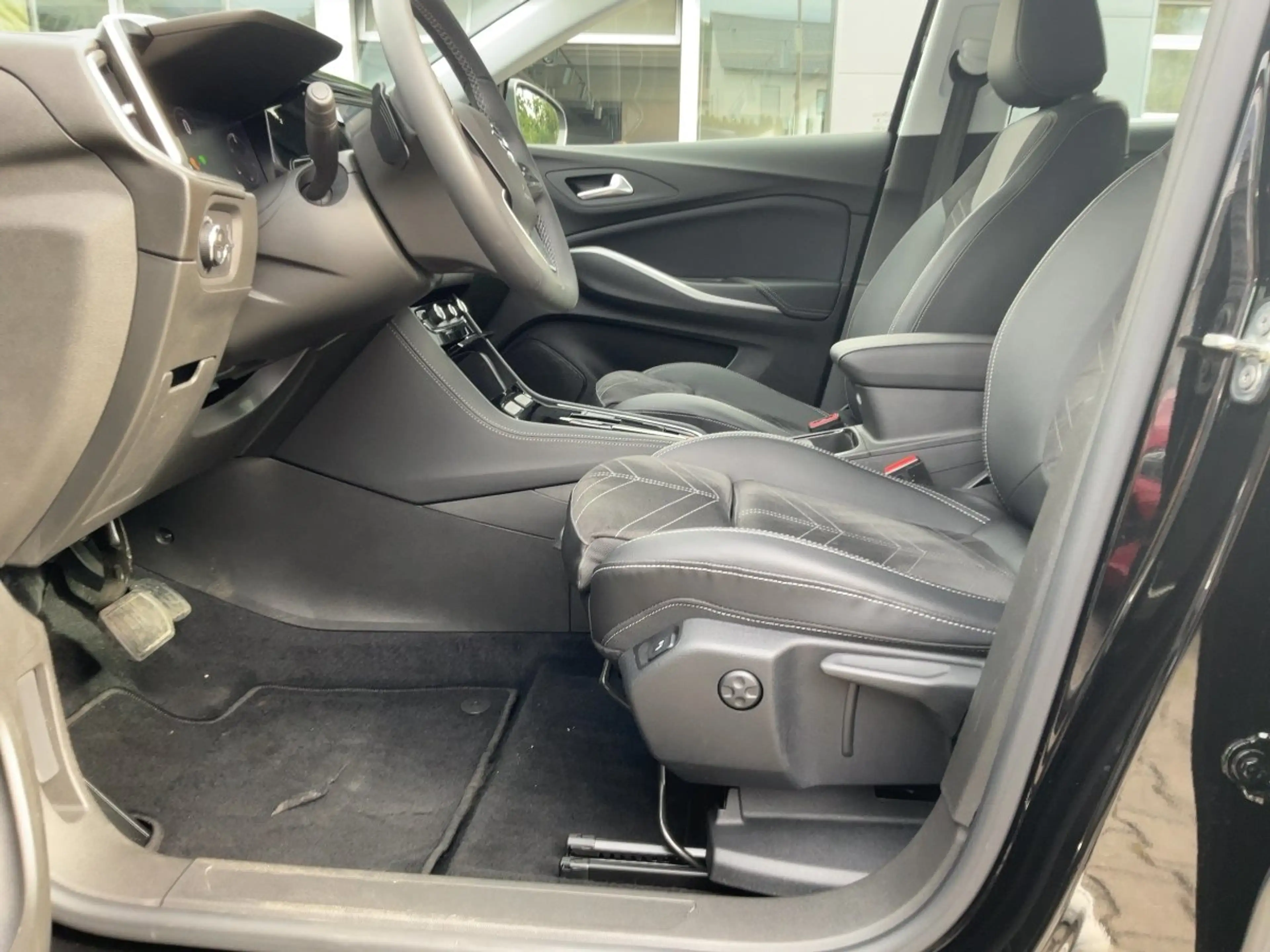 Opel Grandland 1.2 GS Line Alcantara+LED+Navi+SHZ+LM — photo 11