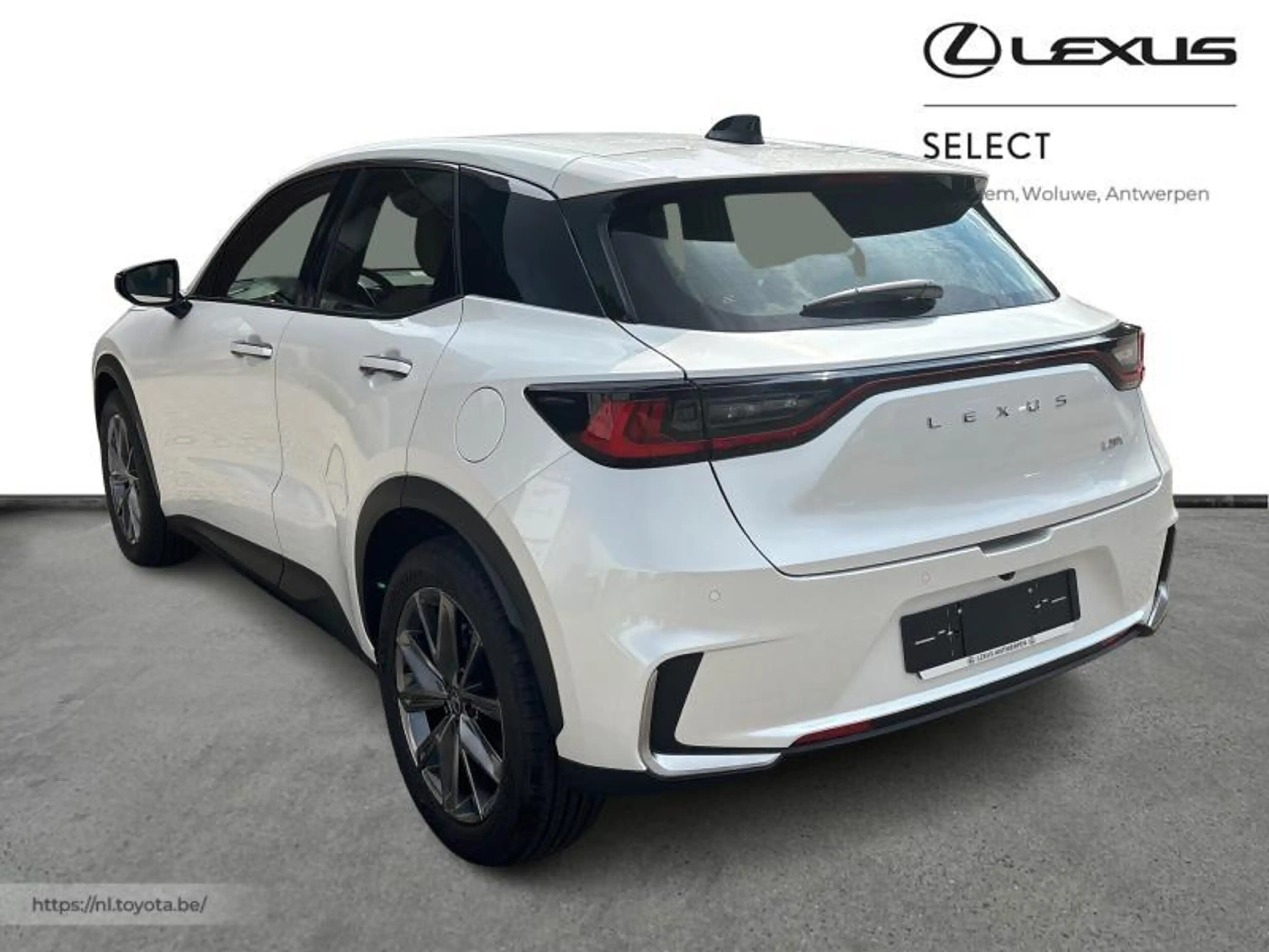 Lexus LBX Elegant + Executive Pack — photo 2