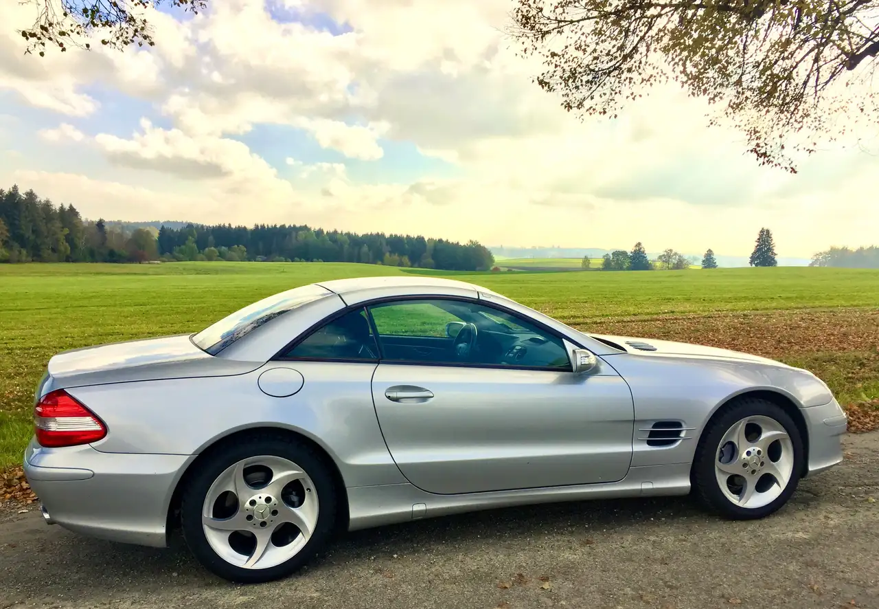 Mercedes-Benz SL 350 Mercedes-Benz SL 350 R230 V6 (272 PS) Schaltpaddels - 2.Hand, Scheckheft, TÜV NEU, 8-fach bereift auf Alufelge — photo 1 of 15