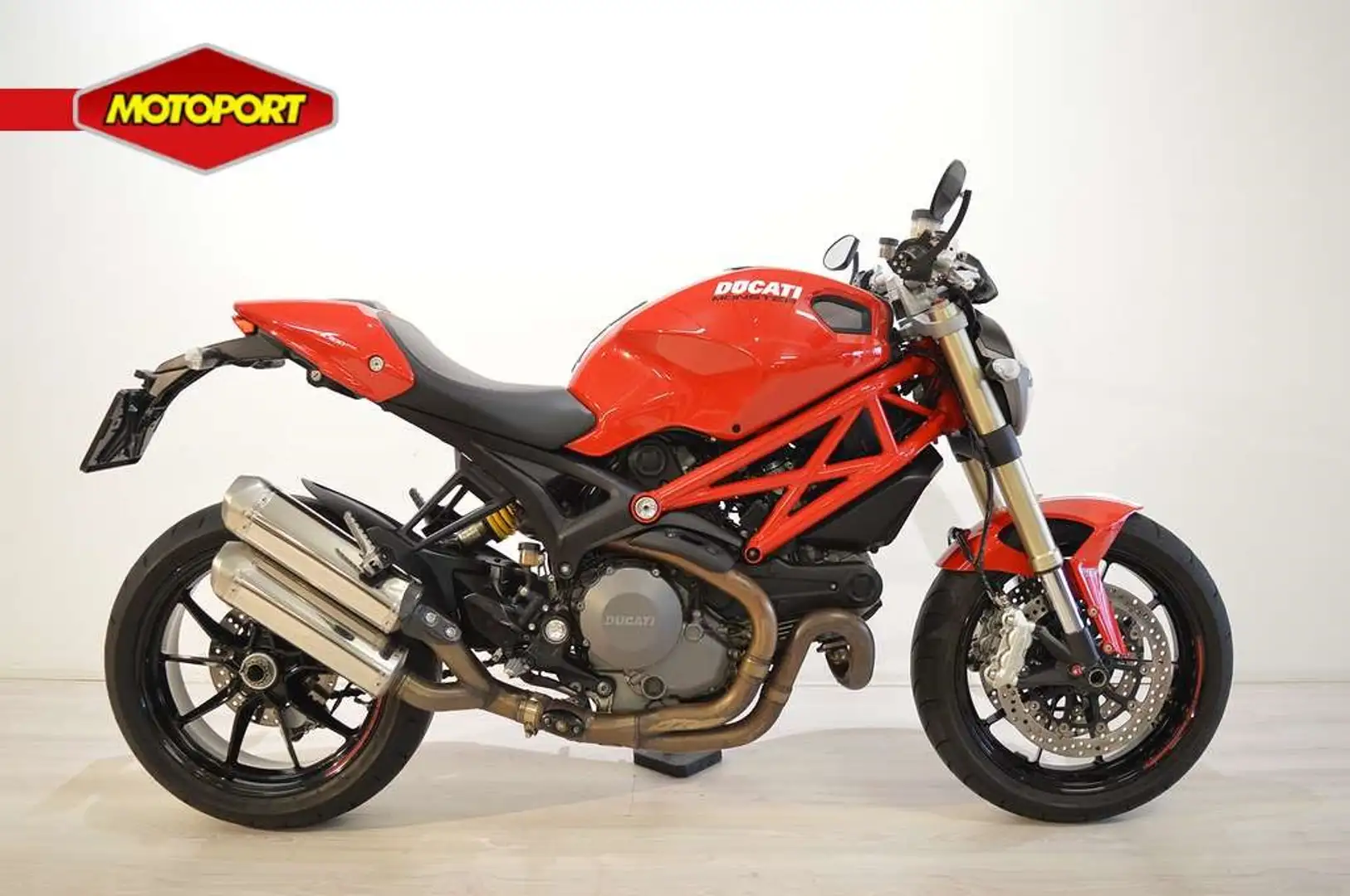 Ducati Monster 1100 EVO Rood - 1