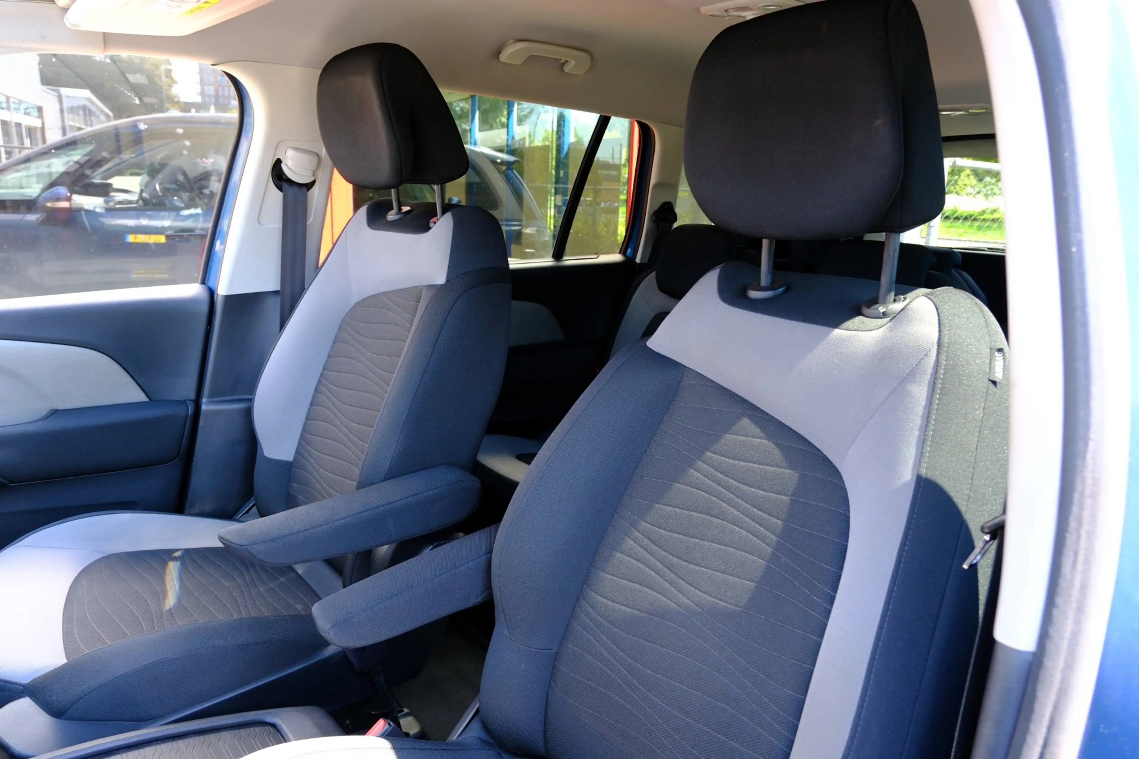 Citroen Grand C4 Picasso 1.6 HDi Business Aut. Navi|Cam|Clima|LMV|Panoramis — photo 24
