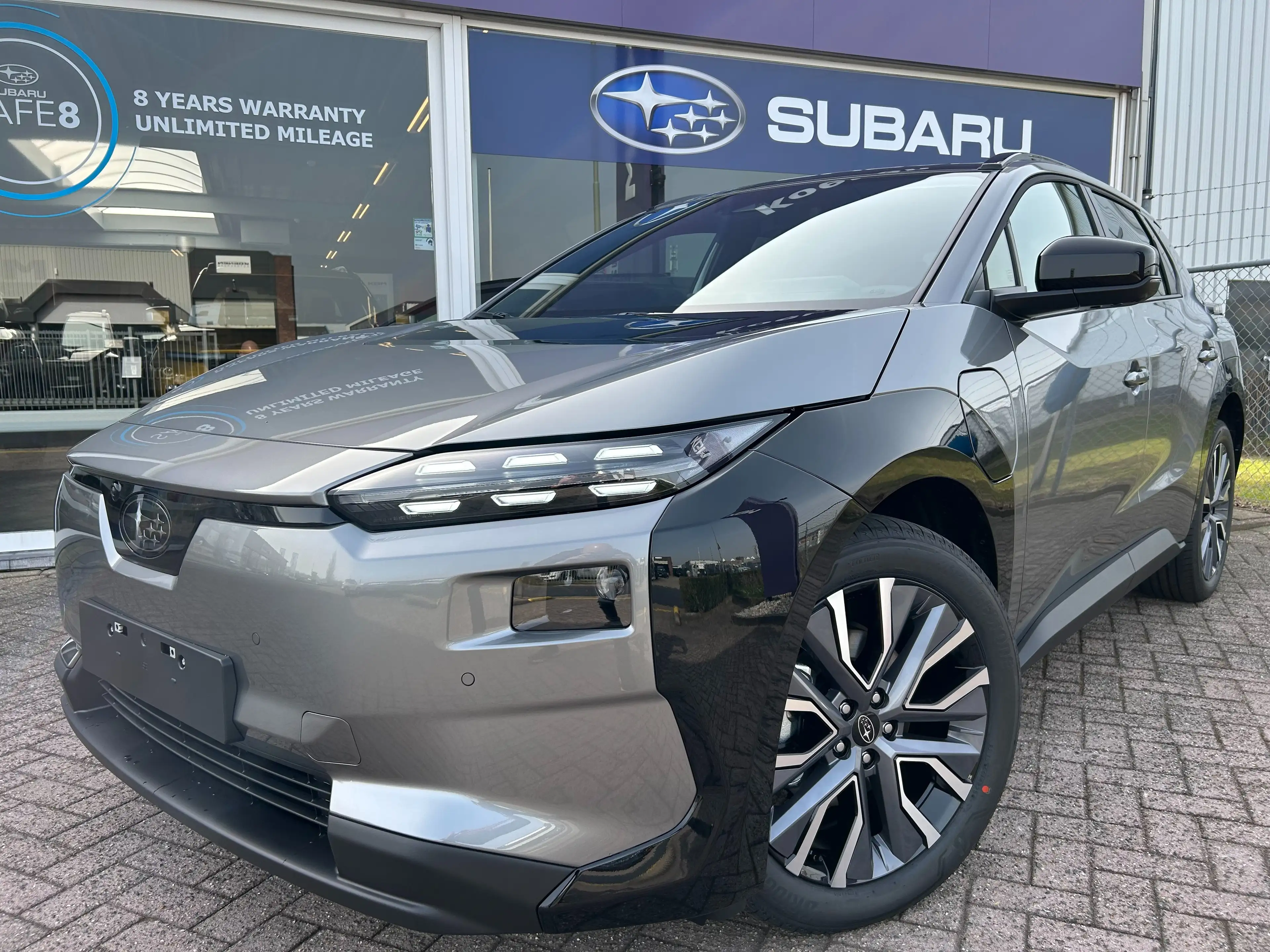 Subaru Solterra Solterra Platinum — photo 2