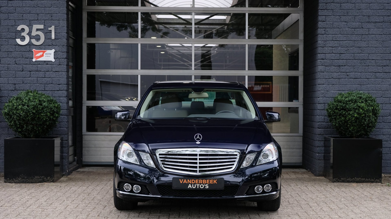 Mercedes-Benz E 200 CGI Business Class Elegance — photo 2