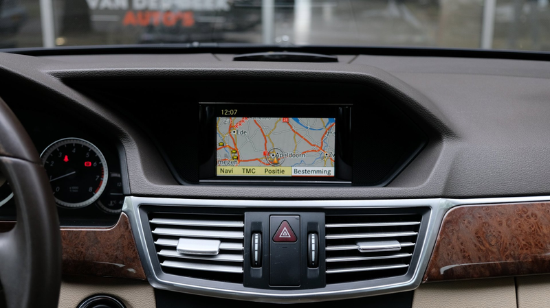Mercedes-Benz E 200 CGI Business Class Elegance — photo 10