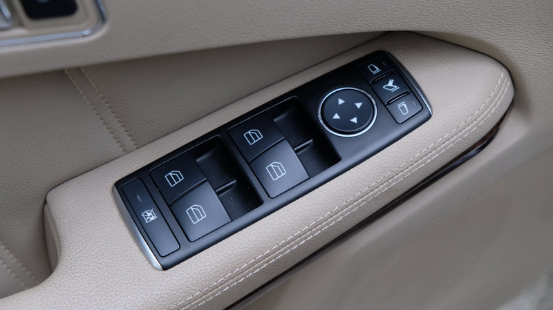 Mercedes-Benz E 200 CGI Business Class Elegance — photo 12