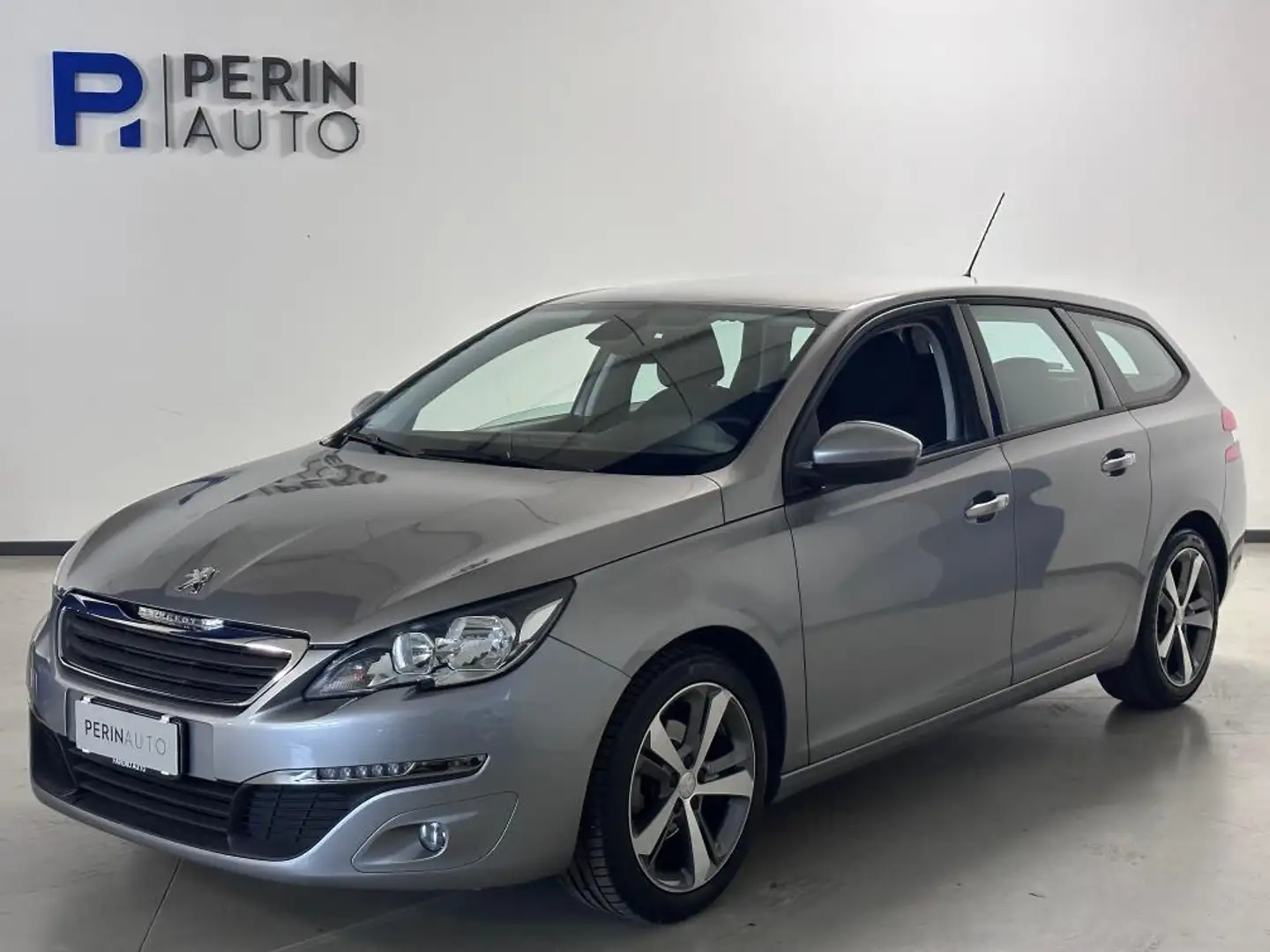 Peugeot iOn 308 SW 1.2 puretech t (e-thp) Active s&s 130cv Silber - 1