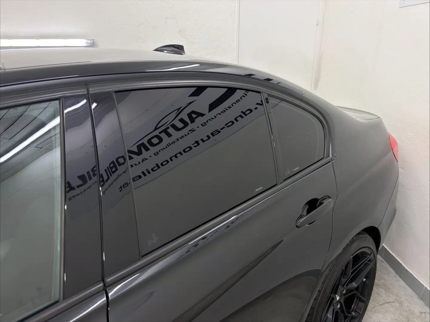 BMW 330 d xDrive Aut. *SHZ*M-SPORTLENKRAD* Schwarz - 2