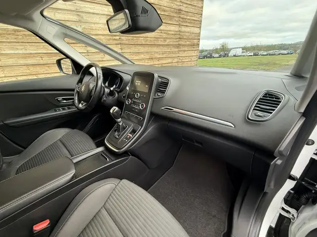 Renault Grand Scenic view 15