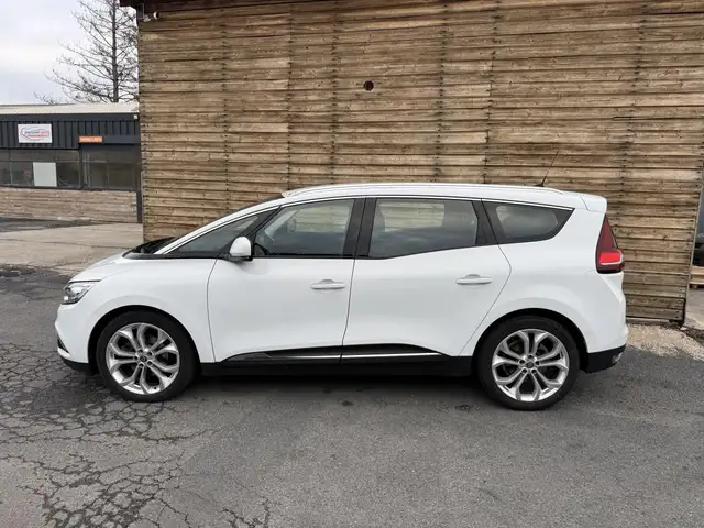 Renault Grand Scenic view 2