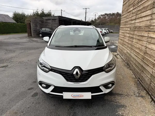 Renault Grand Scenic view 9