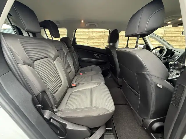 Renault Grand Scenic view 11