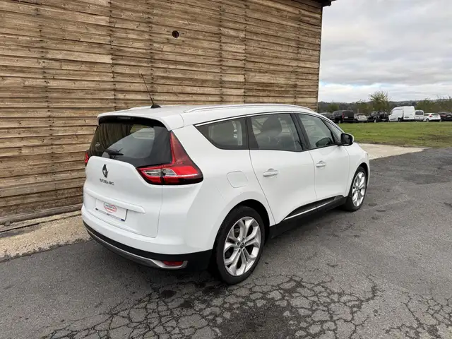 Renault Grand Scenic view 8