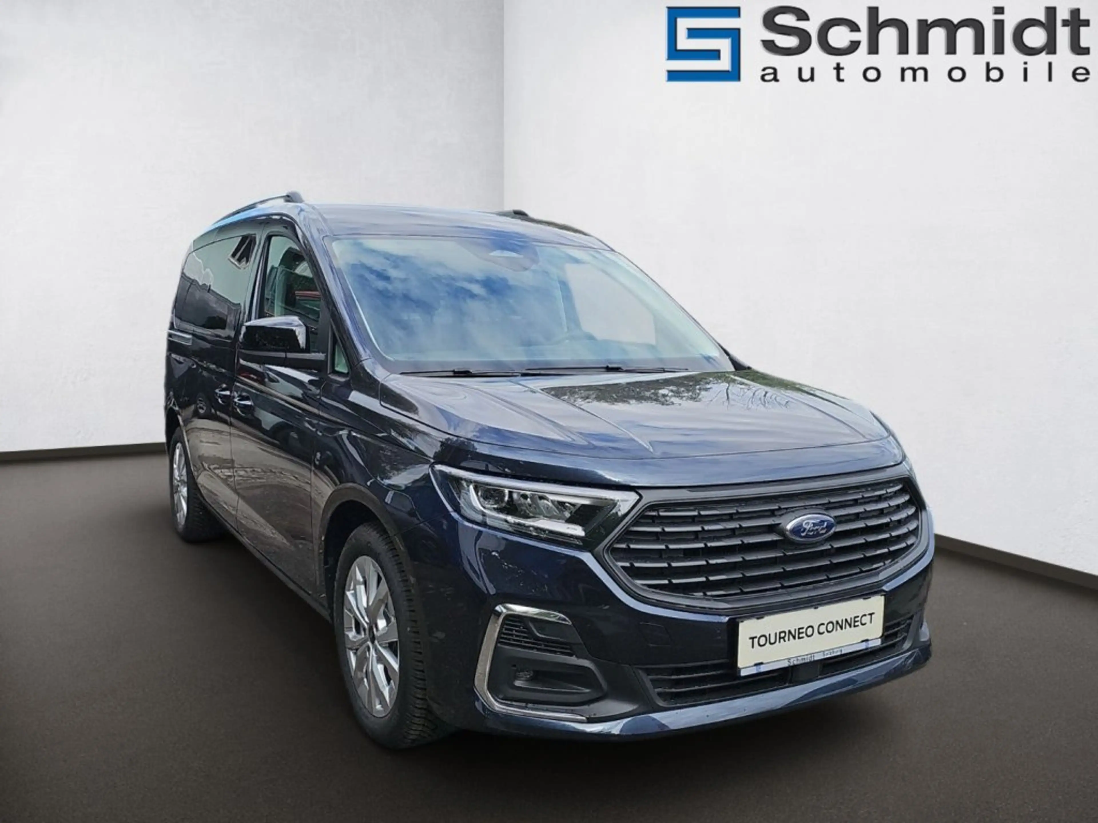 Ford Grand Tourneo Connect Titanium 2,0L Eblue 122PS A FWD — photo 6