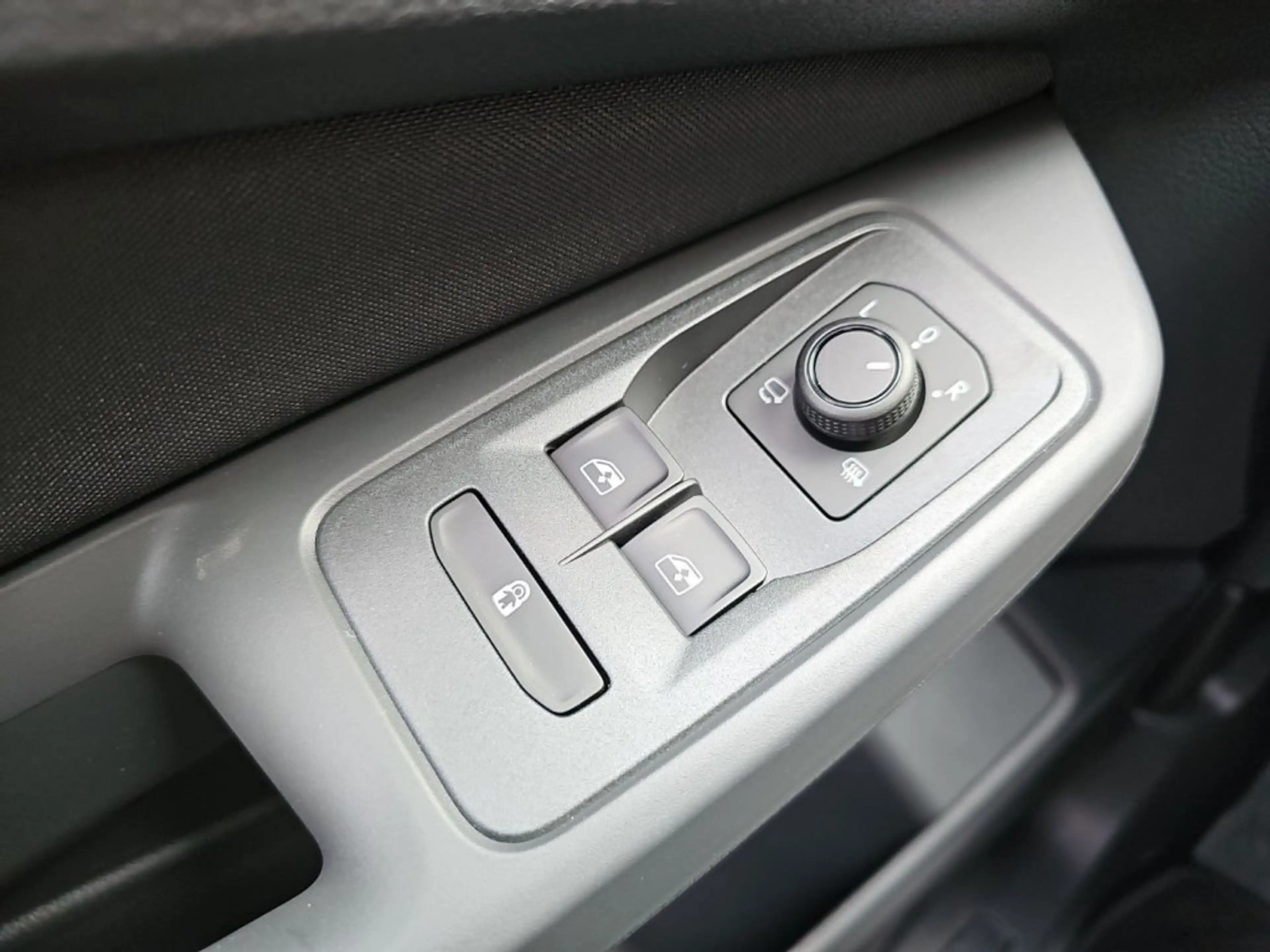 Ford Grand Tourneo Connect Titanium 2,0L Eblue 122PS A FWD — photo 13
