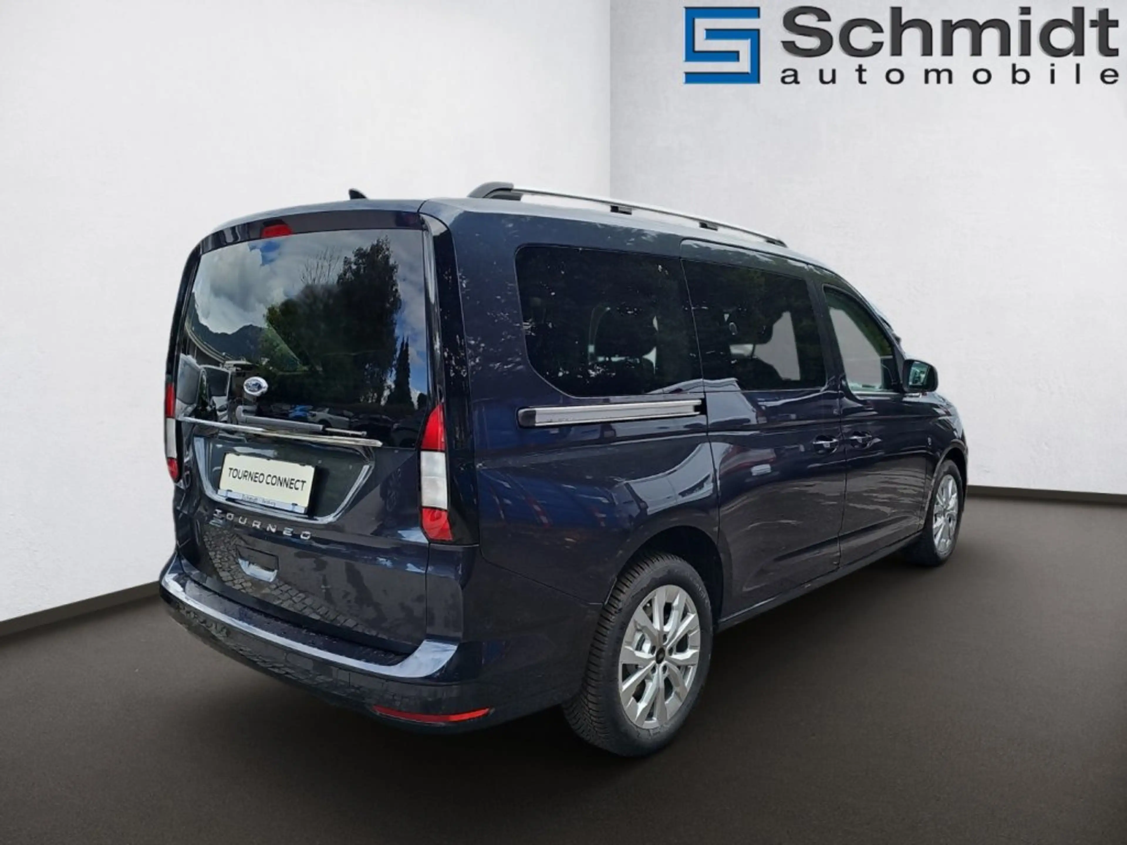 Ford Grand Tourneo Connect Titanium 2,0L Eblue 122PS A FWD — photo 4