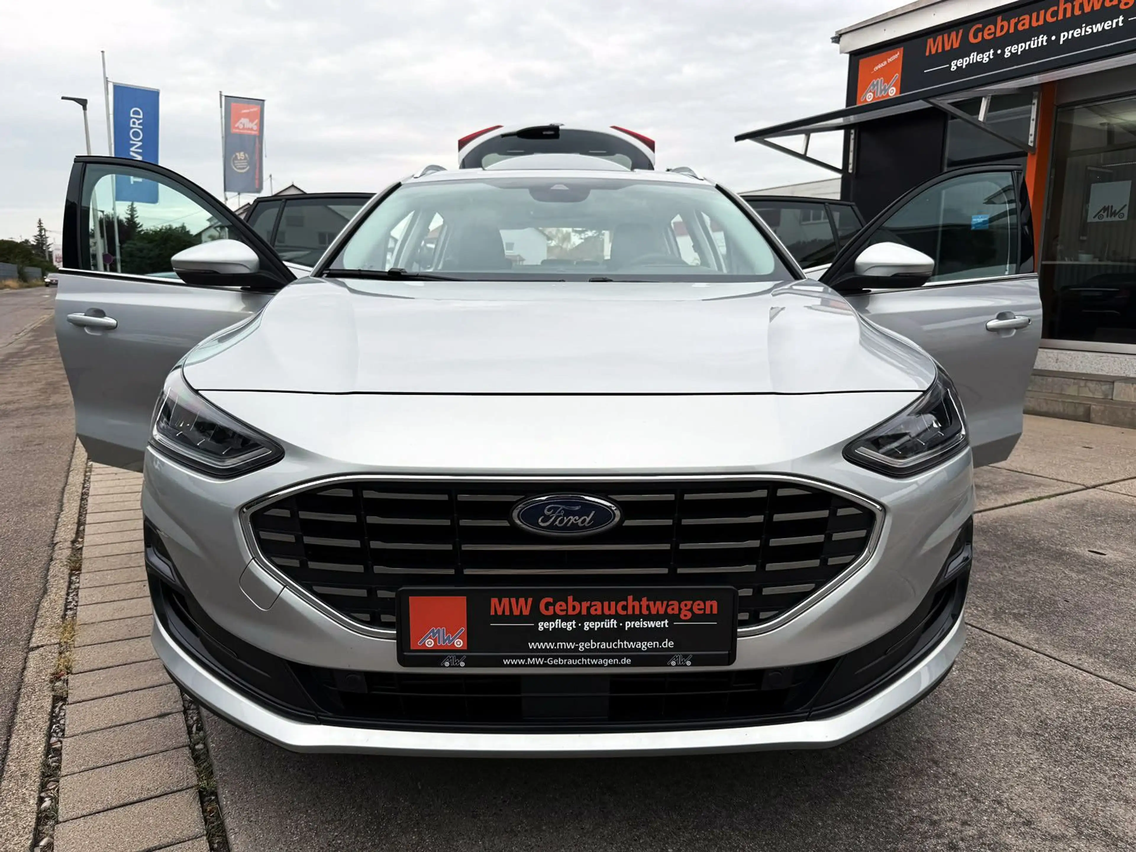 Ford Focus Turnier 1.0 EB Titanium AHK ACC KAM B&O BT — photo 3