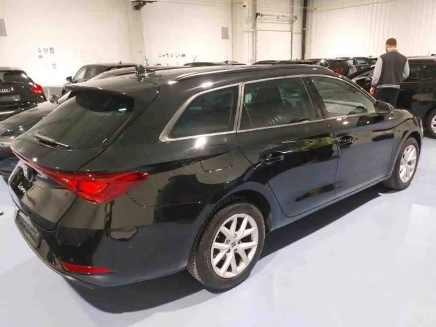 SEAT Leon Sportstourer Style 1.5 eTSI DSG LED NAVI EP Negro - 2