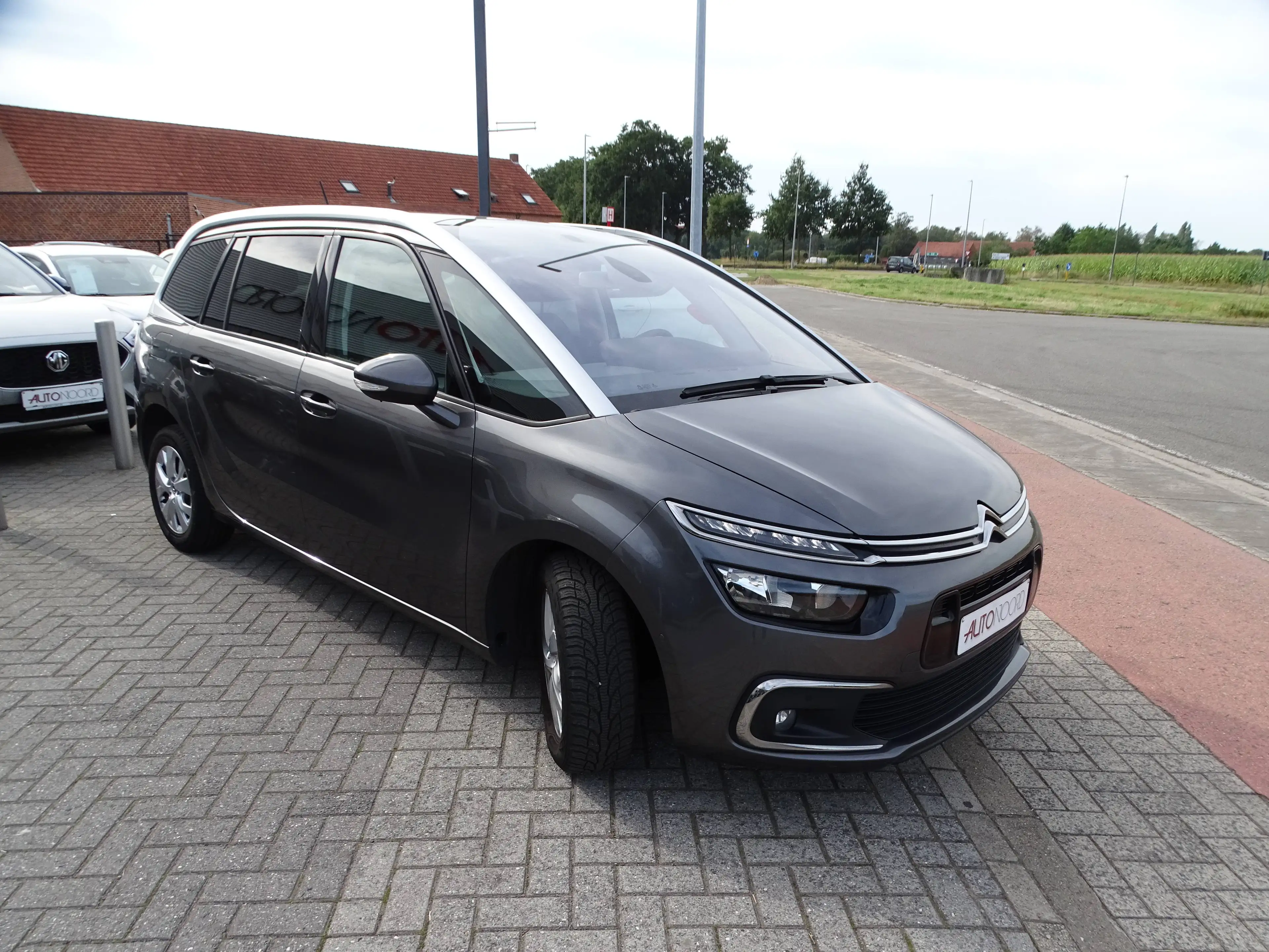 Citroen C4 SpaceTourer C4 Spacetourer 1.2 PureTech Feel S — photo 2