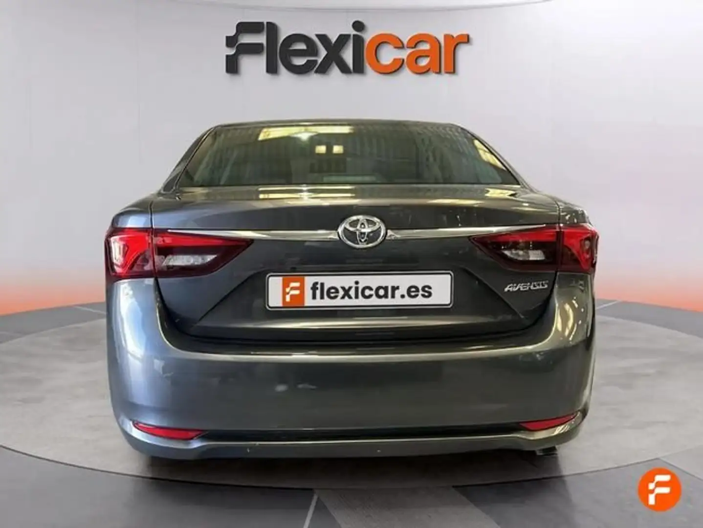 Toyota Avensis 150D Advance Gris - 2