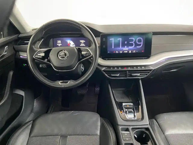 Skoda Octavia view 4
