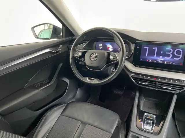 Skoda Octavia view 5