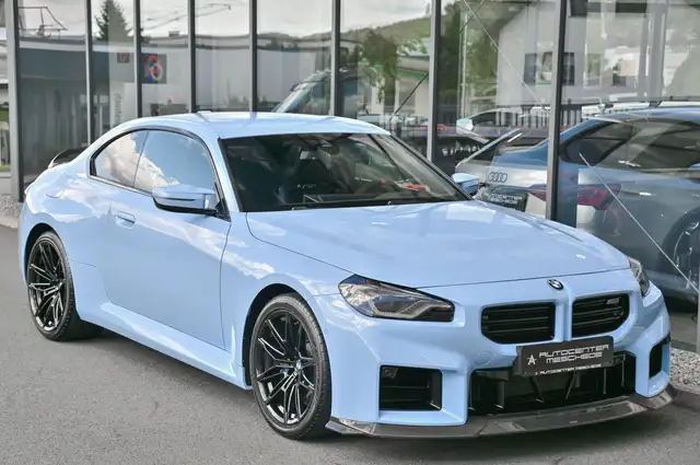 BMW M2 view 3