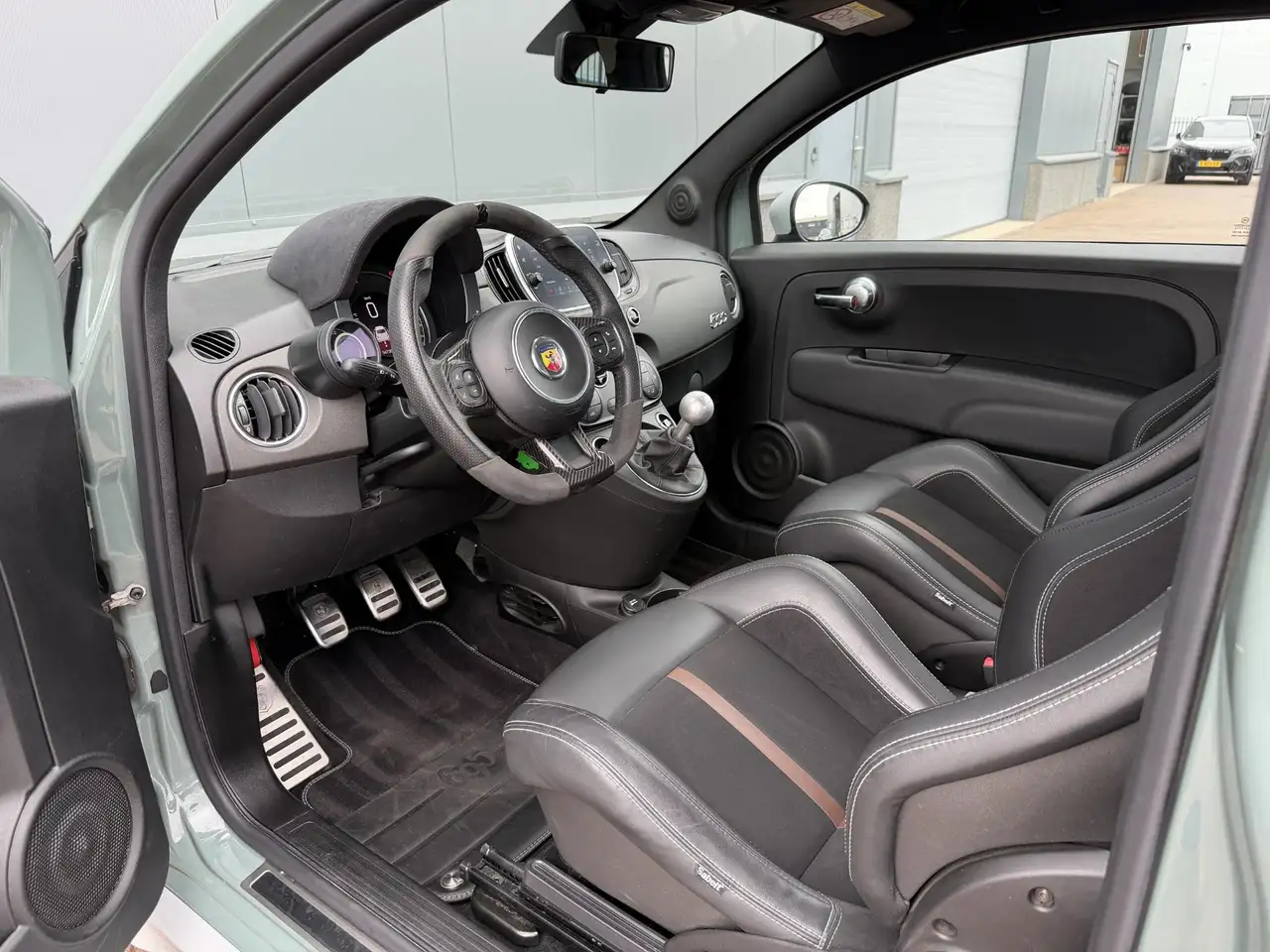 Abarth 695 2021 — фото 10