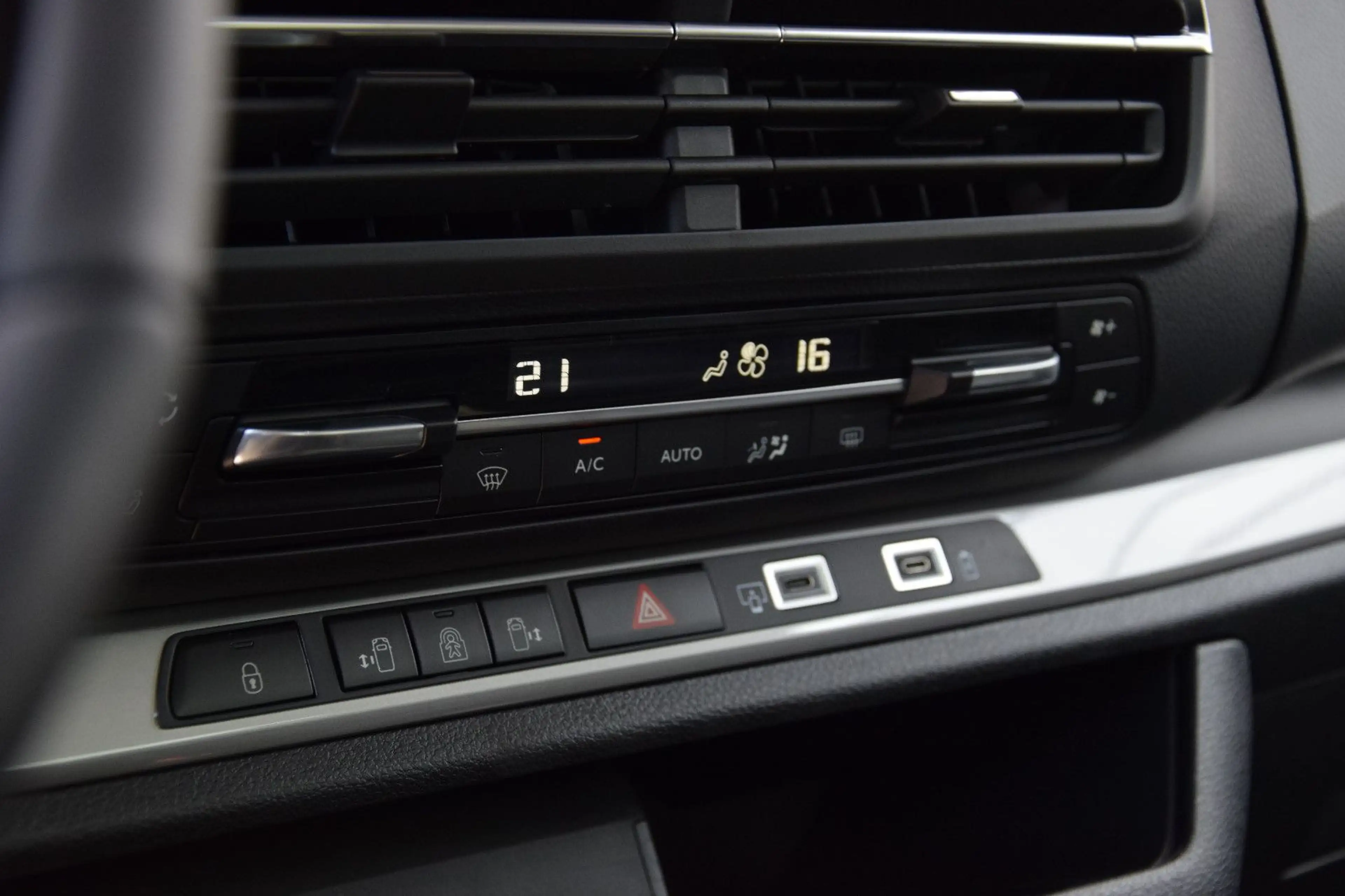 Opel Zafira Life ZAFIRA LIFE GS L3 PANO LEDER 7-SITZE TISCH AHK — photo 10