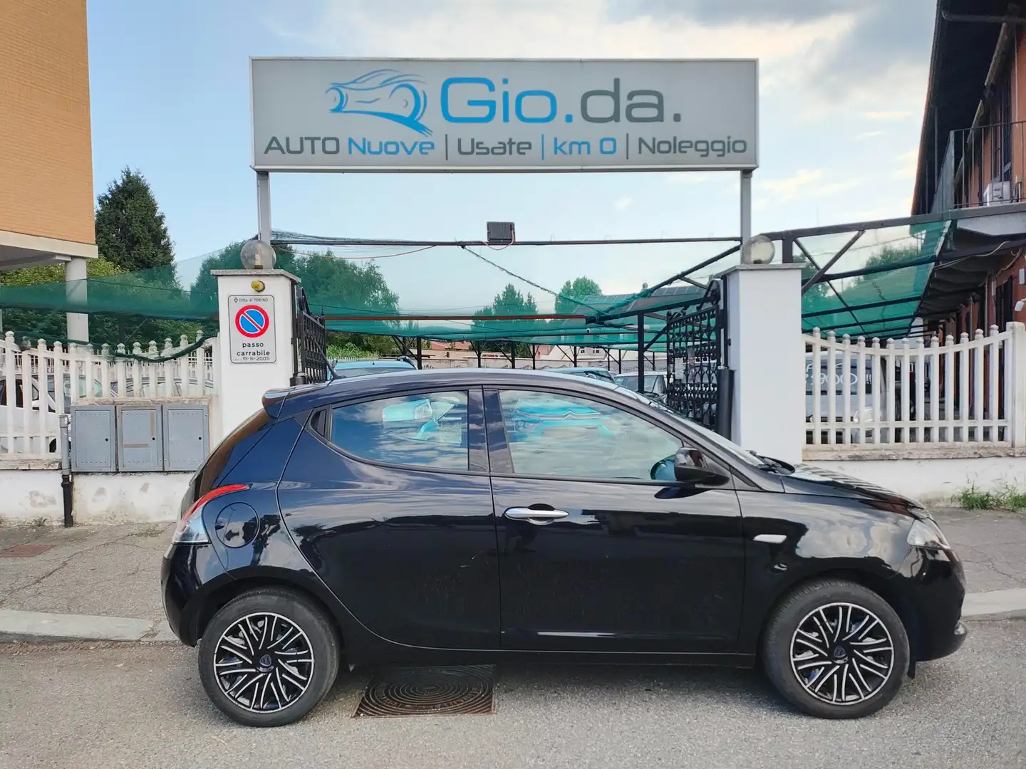 Lancia Ypsilon Ypsilon III 2021 1.0 firefly hybrid Gold Zwart - 2