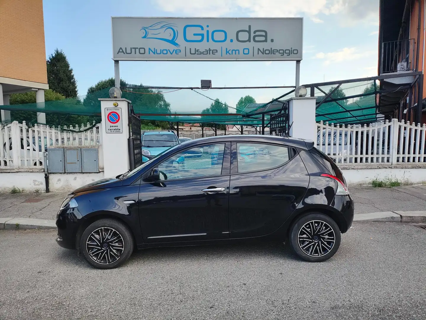Lancia Ypsilon Ypsilon III 2021 1.0 firefly hybrid Gold Zwart - 1